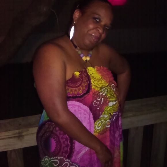 Meet your Posher, Deandrea - Picture 1 of 1